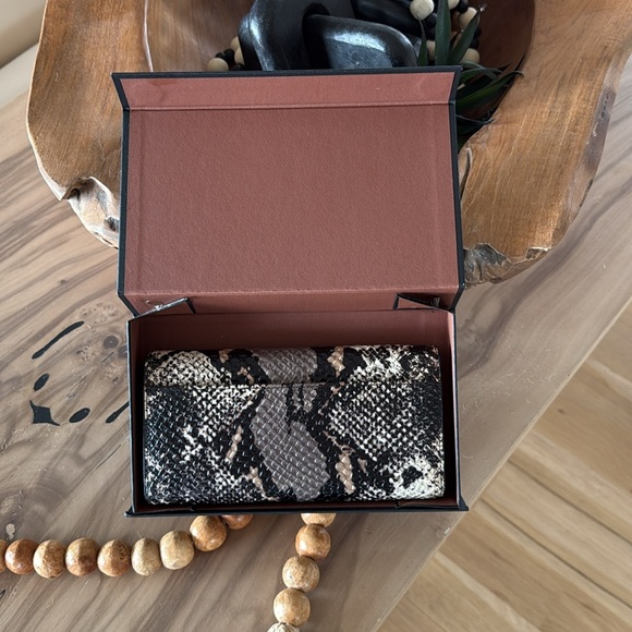 Coach Soft Wallet in Python Embossed Leather - Picture 9 of 10